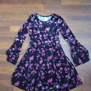 Girls velvet dress